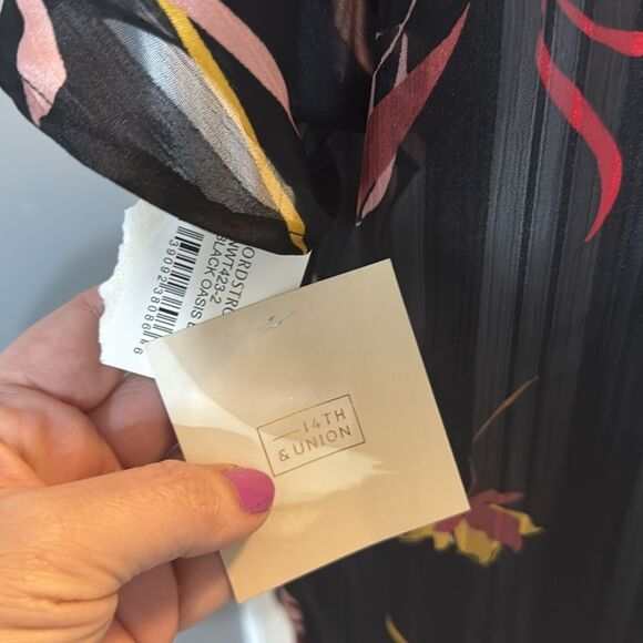 NWT 14th‎ & Union Womens Popover Tunic Black and Floral Small Top - Picture 6 of 7